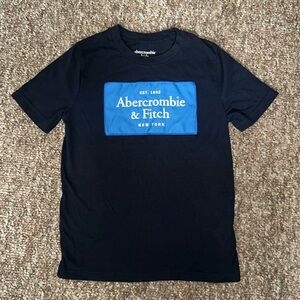 Abercrombie Kids short sleeve dark blue t-shirt size 9/10 in great condition